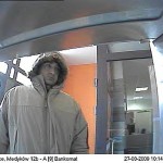 Ten mężczyzna napadł na bank! Policja prosi o pomoc