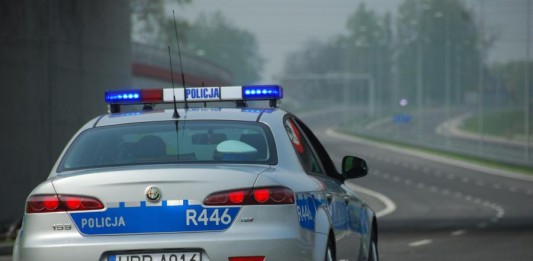 Uzbrojony 66-latek na ulicy. Do akcji wkroczyli kontrterroryści