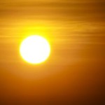 Upały zagrażają zdrowiu i życiu. Zadbaj o siebie i innych