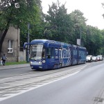 Strażnicy miejscy z Katowic odratowali mężczyznę. Leżał przy przystanku Załęże-Janasa