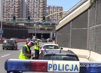 Kolejny kierowca chciał wręczyć 100 zł łapówki…i znowu się nieudało