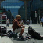 Zakaz grania na instrumentach muzycznych na katowickim dworcu. To już niemal dwa lata