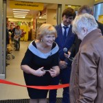 Posłanka PO otwiera dyskont w Rudzie Śląskiej, a w Tychach daje pobrać sobie krew. Barwy kampanii?