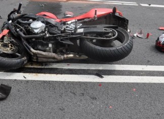 20-letni motocyklista nie żyje, bo kierowca tira zawracał