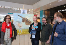 W Katowicach artyści namalowali obraz dla 1,5 rocznego dziecka. Oliwierek urodził się bez rąk i nóg