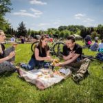 Ruszają Śniadania na trawie w Parku Śląskim. Kto ma ochotę na trochę wypoczynku?