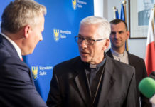 Katowice: Arcybiskup i biskupi w kwarantannie