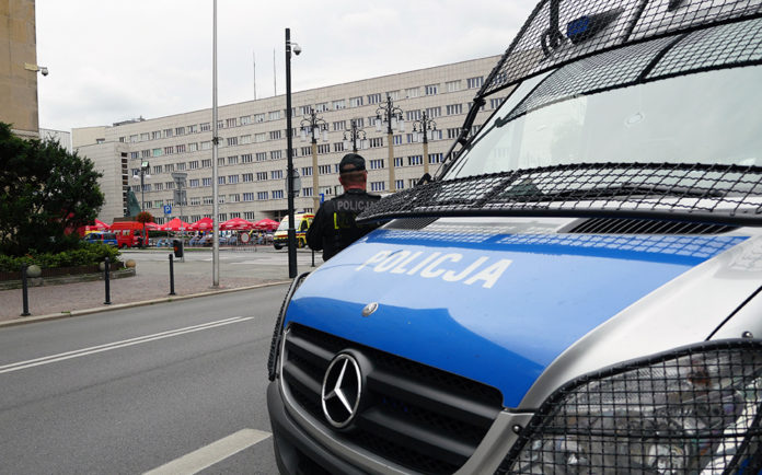 policja_samochodpatrol_art