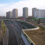 Wypadek na Roździeńskiego. Dachował peugeot