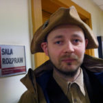 Protestował przed siedzibą posłów PiS w Katowicach. Rozbił namioty, teraz tłumaczy się w sądzie