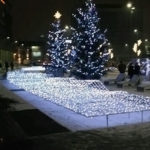 Na Rynku zrobiło się pięknie. Rawa płynie tysiącem światełek (zdjęcia)