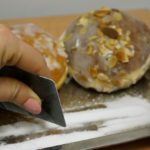 Policjanci weszli do katowickiej piekarni. Pączki, cukier puder i amfetamina