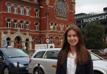 TEDxKatowice przyciąga ludzi w każdym wieku. „Chodzi o to, by otworzyć trochę swój umysł i poszerzyć horyzonty” mówi licealistka z Katowic