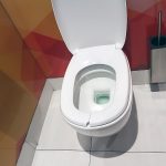 Problemy z szaletem za milion złotych. Kłopoty sprawiają pijani, bezdomni i młodzież