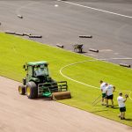 Tiry-chłodnie z Węgier przyjechały na Stadion Śląski. Przywiozły murawę