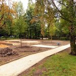 Trwa budowa plenerowej siłowni w Burowcu. „Mieszkańcy mają wpływ na rozwój swojej okolicy”