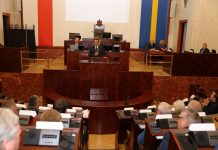 Władze metropolii nie wybrane, sesja przerwana. Marcin Krupa przegrał w głosowaniu