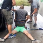 Antyterroryści zatrzymali pseudokibica w Katowicach. Miał przy sobie maczety