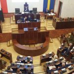 PO triumfuje. Marcin Krupa w końcu przegłosowany. Szefem metropolii Kazimierz Karolczak