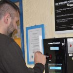 W Katowicach teraz można samemu zbadać sobie trzeźwość. Pojawiły się prewencyjne alkomaty (wideo)