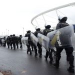 Policjanci na Stadionie Śląskim ćwiczyli starcie z pseudokibicami (wideo)