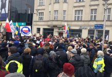 Zamiast placu Marii i Lecha Kaczyńskich plac Kmiecików? Posłanka PO złożyła pismo w tej sprawie do wojewody