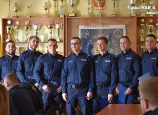 Policjanci w Katowicach nie bali się ognia. Ratowali ludzi narażając siebie