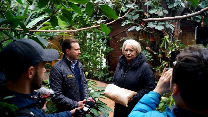 Przekazanie pokarmu Zoo3