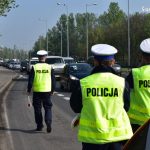 W Katowicach zatrzymywali kierowców, którzy podczas jazdy korzystali z telefonów. Posypały się mandaty