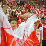 Ulice opustoszały, a Strefy Kibica pękały w szwach. Od Katowic, przez Sosnowiec aż po rekordową Warszawę