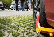 W Katowicach odholowano kilkadziesiąt samochodów. Założono ponad tysiąc blokad na koła