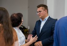 Marcin Krupa obiecuje NGO pieniądze i budynek przy ul. Młyńskiej. Sondaże go nie rozpieszczają