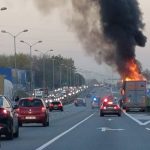 Tir płonie na al. Roździeńskiego w Katowicach