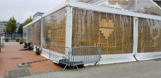 700 tys. zł zrobiło „puff”. Kolejny niesmak po „Hipsterskiej stodole”. Miasto twierdzi, że konstrukcja była wypożyczona