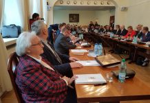 Zarówno PiS jak i Koalicja Obywatelska nie dopięły swego – zdecydowali o tym radni Forum Samorządowego