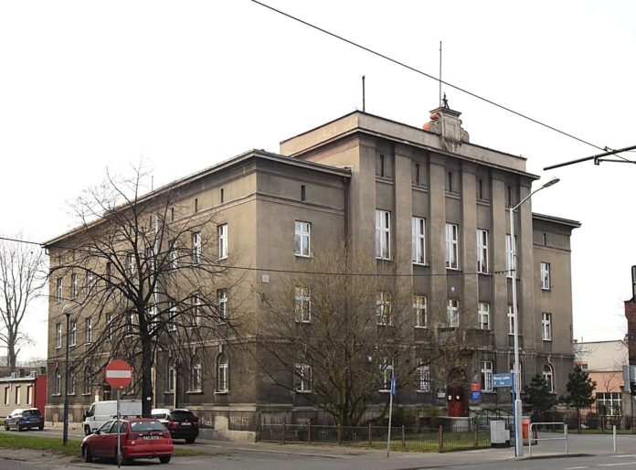 Biuro_meldunkowe_-_Szopienicki_Zwiazek_Kombatantow_820461_Fotopolska-Eu (1)