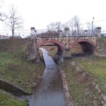 Mieszkańcy chcą remontu zabytkowego mostu w Podlesiu