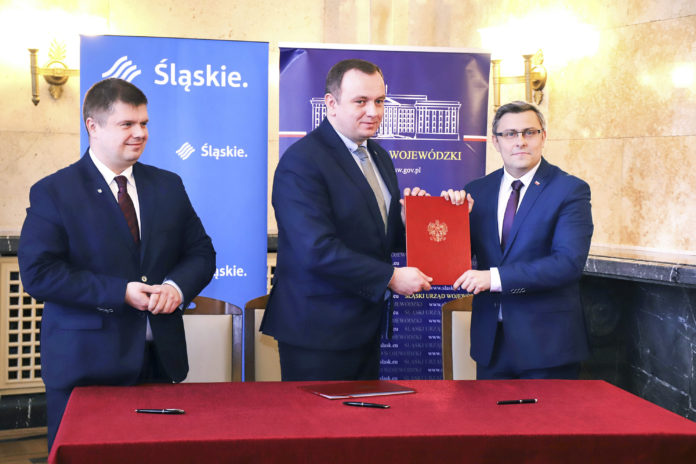 2d5262e77836747f4eb0bdffe08c3aa4