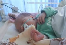 Niemal całe życie spędził w szpitalu, ale ma szansę na normalność. „Robimy wszystko, by zapomnieć o szpitalnym koszmarze”