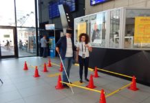 Jak być osobą głuchoniewidomą. Happening na rynku