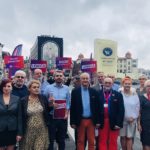 Na placu Kaczyńskich Lewica pokazała swoje listy wyborcze. Na nich działacze znani z Katowic