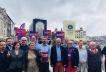 Na placu Kaczyńskich Lewica pokazała swoje listy wyborcze. Na nich działacze znani z Katowic