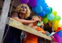 Kolory tęczy, muzyka i mnóstwo policji. Ulicami Katowic przeszedł Marsz Równości (zdjęcia)