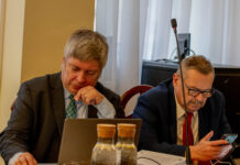 Zaglądamy do oświadczeń majątkowych radnych PiS. Część pracuje w Katowickich Wodociągach. Jeden ma 800 tys. zł oszczędności