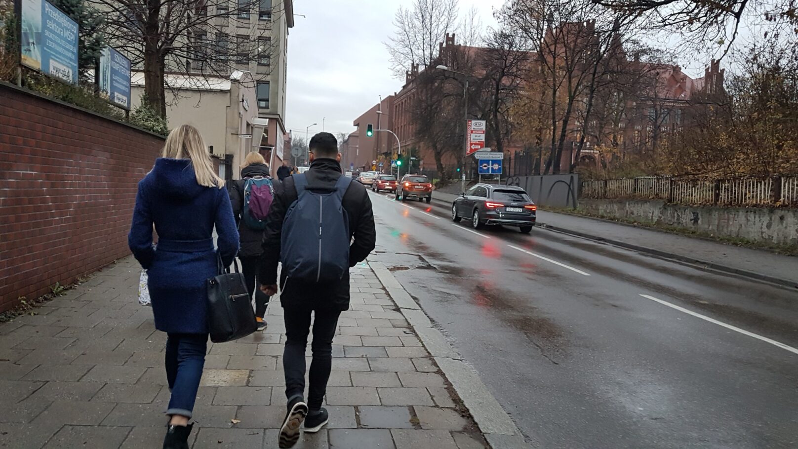 damrota, ludzie studenci deszcz korek