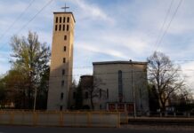 Diecezja katowicka w liczbach: chrzty w dół, małżeństwa w dół, powołania w dół…