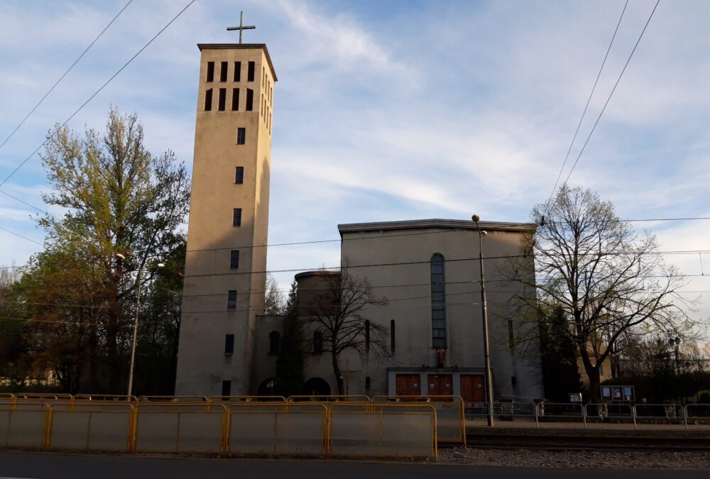 Diecezja katowicka w liczbach: chrzty w dół, małżeństwa w dół, powołania w dół…