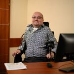 Rozmawiamy z Januszem Świtajem. Jak rozwojowo spędzić trudny czas odosobnienia?