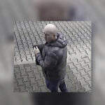 Wideo: Pod okiem kamery okradł seniora w Katowicach. Wszystko się nagrało, następnie płacił kradzioną kartą