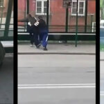 Znęcał się nad bezdomnym na przystanku. Następnie go skatował (wideo)